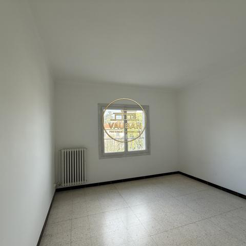 Montpellier (34000) Montpellier - 97 m² - Dernier étage - Balcon - Parking - Lumineux