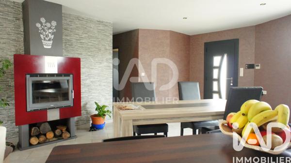 Maison à vendre 5 pièces 98,66 m² Saint-Julien-les-Rosiers