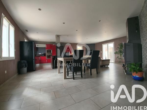 Maison à vendre 5 pièces 98,66 m² Saint-Julien-les-Rosiers