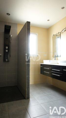 Maison à vendre 5 pièces 98,66 m² Saint-Julien-les-Rosiers