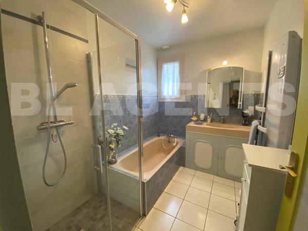 Pavillon 5 chambres – 172 m² – Terrain 2 650 m² 