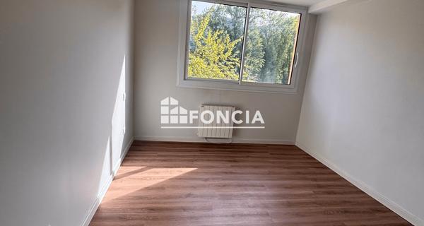 Location Appartement 2 pièces 47.94 m² - Saint-martin-d'hères 38400