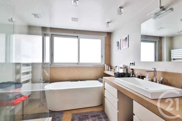 Appartement F4 à vendre  5 pièces - 139,60 m2 PARIS - 75015