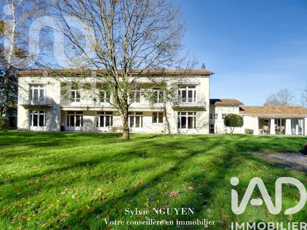 Maison à vendre 12 pièces 486 m² Roullet-Saint-Estèphe