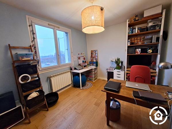 Appartement T3 - 1er étage -  avec locataires - 2 Chambres - balcon - garage