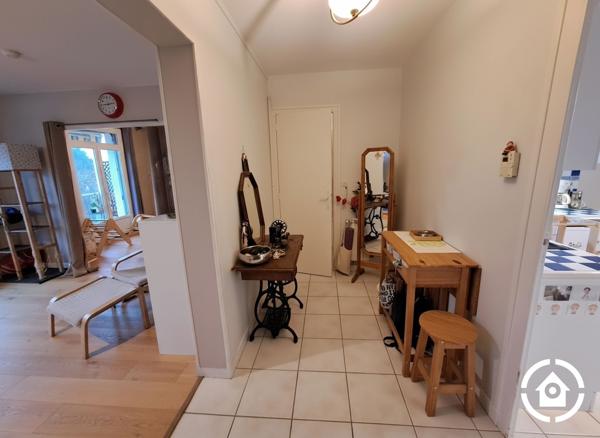 Appartement T3 - 1er étage -  avec locataires - 2 Chambres - balcon - garage