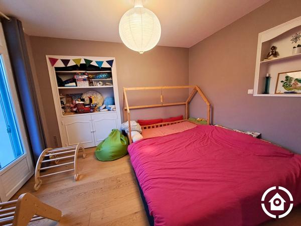 Appartement T3 - 1er étage -  avec locataires - 2 Chambres - balcon - garage