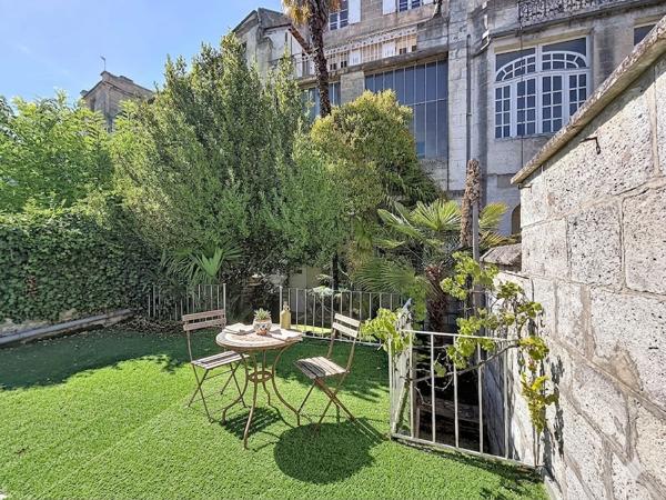 Emplacement idéal pour cette maison typique du Plateau d'Angoulême avec jardin et garage