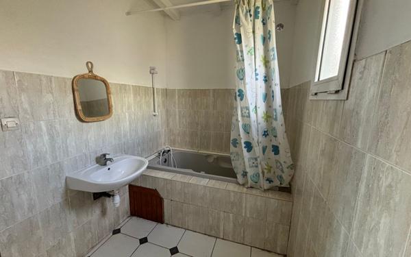 Maison à vendre    4 pièces •  Le Tampon