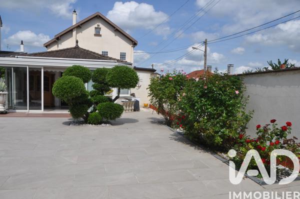 Maison à vendre 9 pièces 196 m² Tinqueux