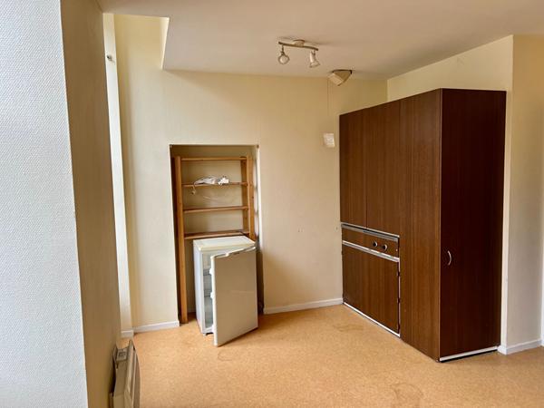 PLATEAU CENTRAL appartement à rafraîchir