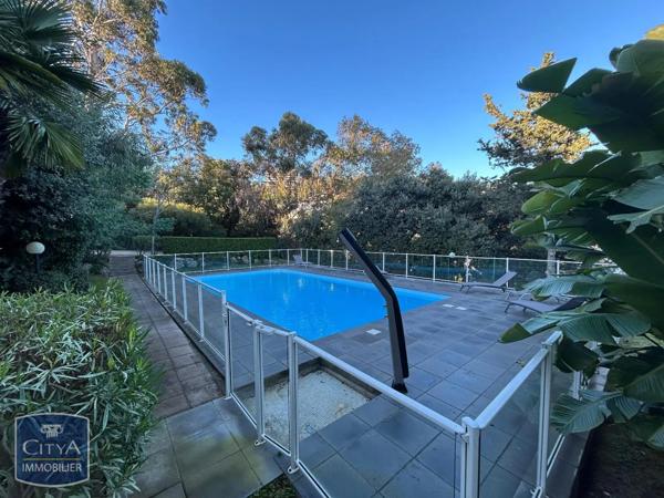 Appartement à louer 5 pièces 214.84m²