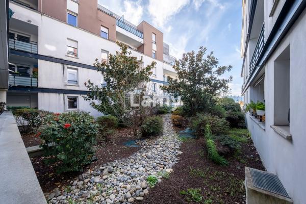 Parking + appartement