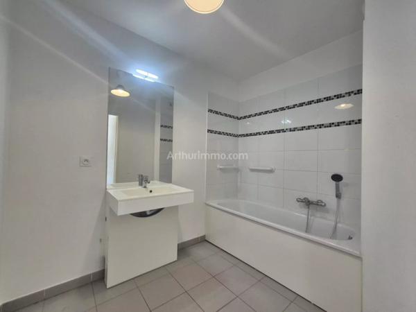 Vente                                                      Appartement
                        
                     3 pièces                      55 m2                     à Draguignan