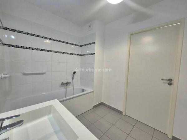 Vente                                                      Appartement
                        
                     3 pièces                      55 m2                     à Draguignan