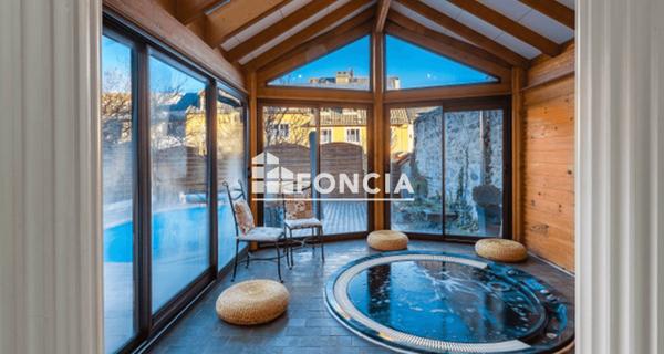 À vendre Maison 15 pièces 572 m² - Mont-dauphin 05600