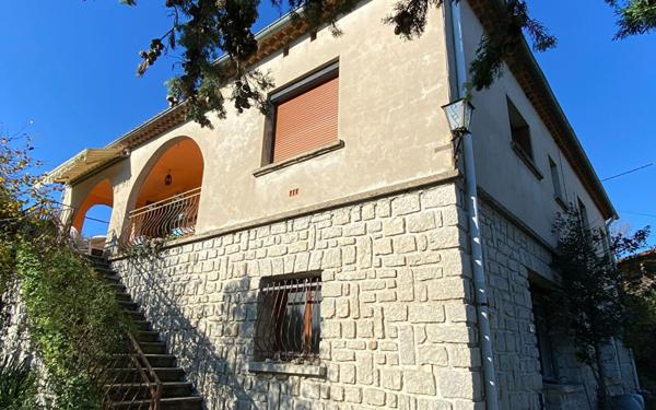 Maison à vendre    5 pièces •  Saint-Paul-le-Jeune