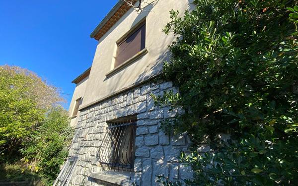 Maison à vendre    5 pièces •  Saint-Paul-le-Jeune