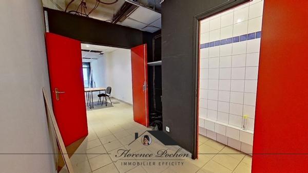 Local Commercial 2 pièces - 86 m²