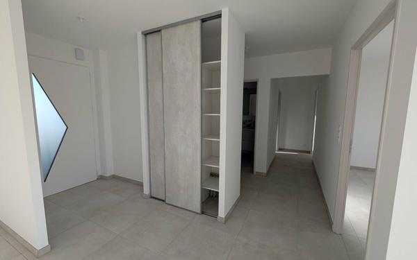 Maison à louer    4 pièces •  Sainte-Gemme