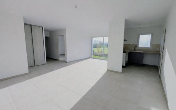 Maison à louer    4 pièces •  Sainte-Gemme