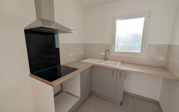 Maison à louer    4 pièces •  Sainte-Gemme