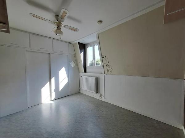 A proximité du Secteur Brigode à VILLENEUVE D'ASCQ, je suis une agréable maison de 105M² habitable sur un terrain de…