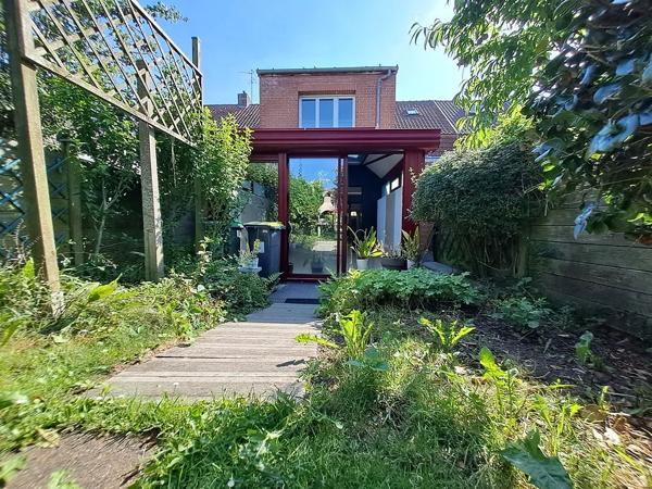 A proximité du Secteur Brigode à VILLENEUVE D'ASCQ, je suis une agréable maison de 105M² habitable sur un terrain de…