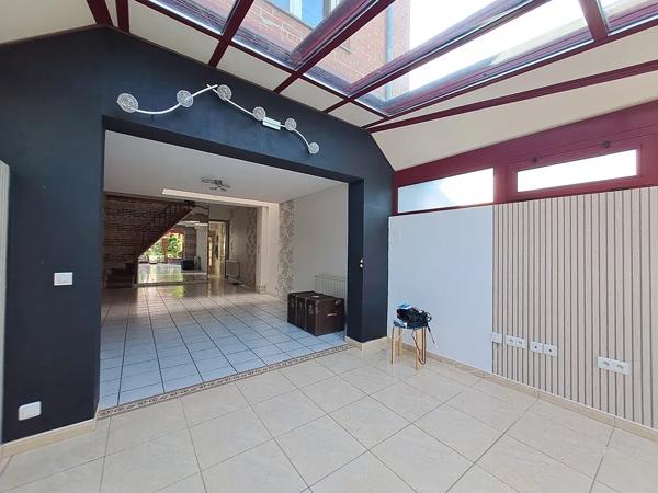 A proximité du Secteur Brigode à VILLENEUVE D'ASCQ, je suis une agréable maison de 105M² habitable sur un terrain de…