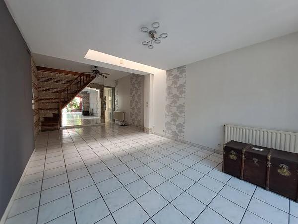 A proximité du Secteur Brigode à VILLENEUVE D'ASCQ, je suis une agréable maison de 105M² habitable sur un terrain de…