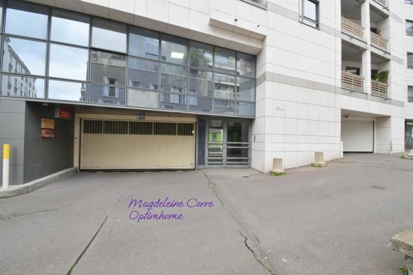 Box fermé dans résidence récente