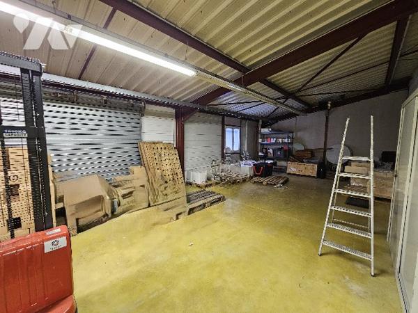 Local commercial 145m², terrain 520m² à Dormans, idéal pour activité champenoise.