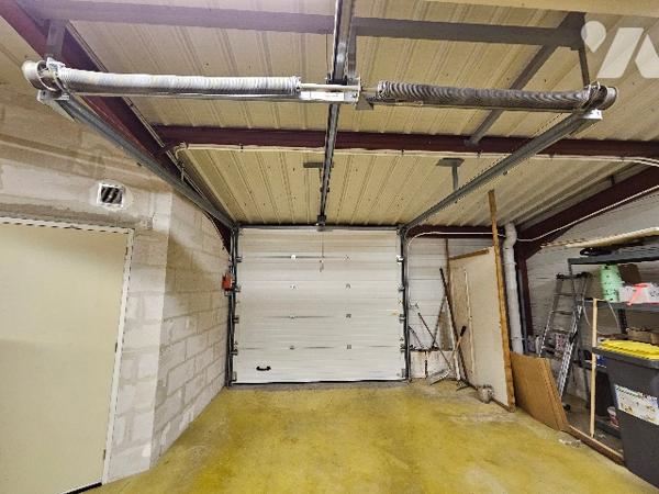 Local commercial 145m², terrain 520m² à Dormans, idéal pour activité champenoise.