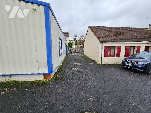 Local commercial 145m², terrain 520m² à Dormans, idéal pour activité champenoise.