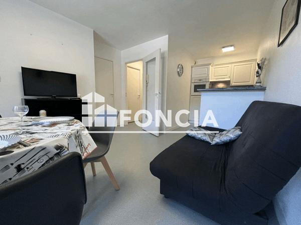 Location Studio meublé 36.71 m² - 105 RUE DE COUREILLES La Rochelle 17000