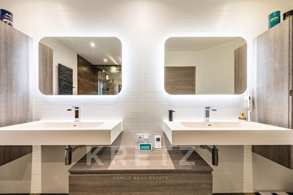 Maison d'architecte contemporaine-169 m2-Piscine-Vue sur les vignes- Aux portes de Tournus