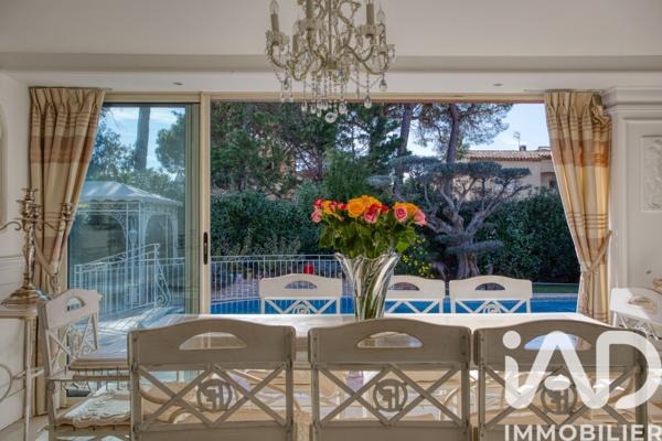 Maison à vendre 10 pièces 364 m² Fréjus