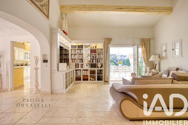 Maison à vendre 10 pièces 364 m² Fréjus