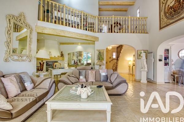 Maison à vendre 10 pièces 364 m² Fréjus