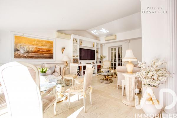 Maison à vendre 10 pièces 364 m² Fréjus