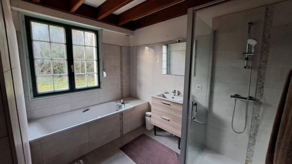 Grand pavillon 160m sur 1210m²