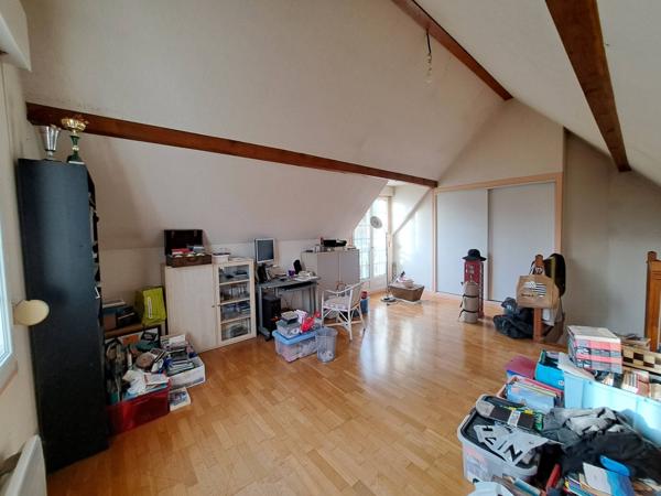 Grand pavillon 160m sur 1210m²