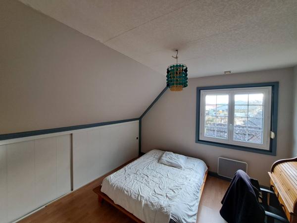 Grand pavillon 160m sur 1210m²