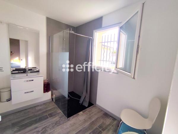 Maison
         5 pièces
        - 133 m²