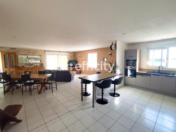 Maison
         5 pièces
        - 133 m²