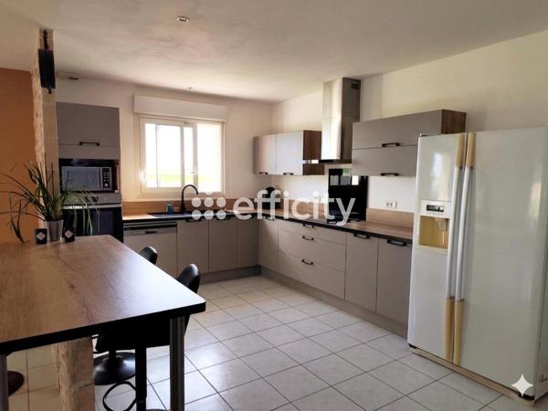 Maison
         5 pièces
        - 133 m²