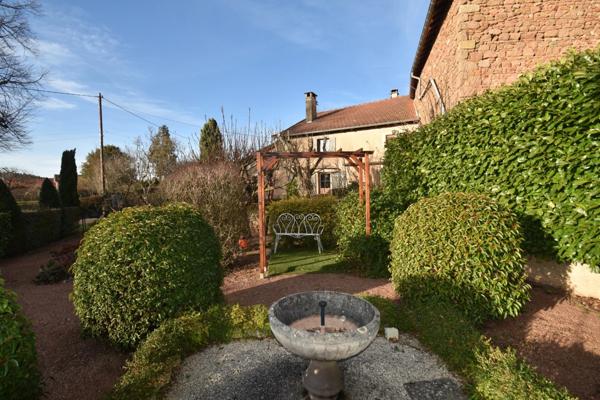 Maison en Pierre avec jardin et terrain attenant - 120m² -3 chambres - CHAUFFAILLES (71)