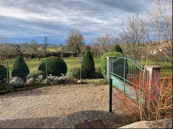 Maison en Pierre avec jardin et terrain attenant - 120m² -3 chambres - CHAUFFAILLES (71)