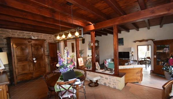 Maison en Pierre avec jardin et terrain attenant - 120m² -3 chambres - CHAUFFAILLES (71)