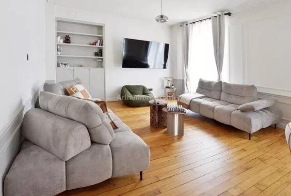 Vente                                                      Appartement
                        
                     4 pièces                      80 m2                     à Villeneuve-Saint-Georges